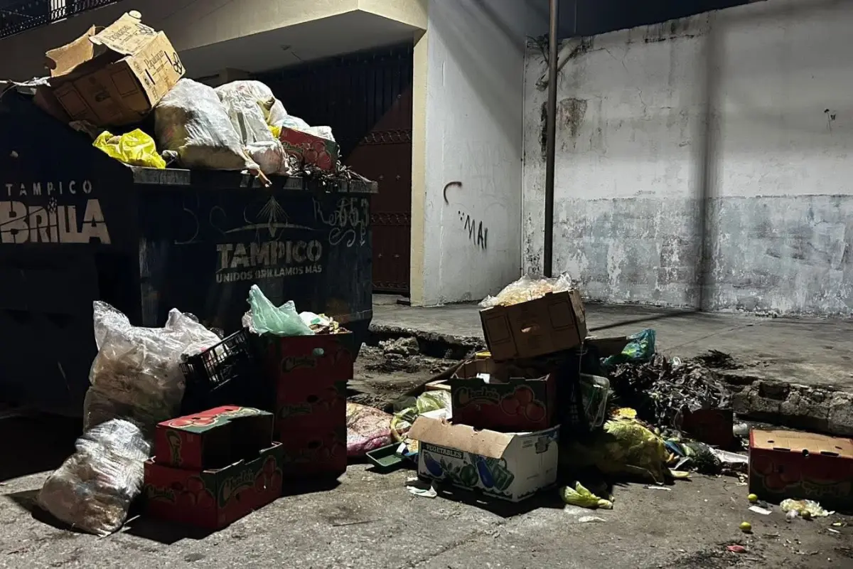 Testimonios ciudadanos y evidencia fotográfica muestran que aún permanecen contenedores en zonas como la colonia Morelos, Cascajal, en el centro de la ciudad y el Mercado Municipal. Foto: Ayuntamiento Municipal