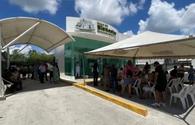 Adultos mayores cobran su pensión Bienestar enfrentando golpes de calor en Tampico