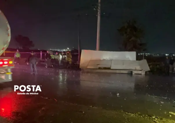 VIDEO | Espectacular cae y aplasta tres autos en la México- Cuautla
