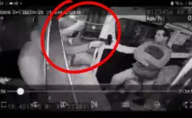 VIDEO | Conductor de combi en Naucalpan evita asalto a mano armada a pasajeros