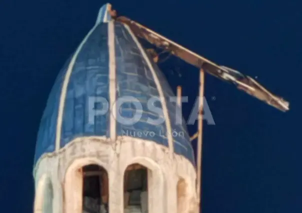 VIDEO | Cruz de iglesia en Guadalupe se desploma y genera alerta