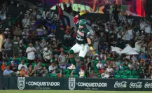 Los Leones de Yucatán empatan la serie ante Diablos Rojos en emotiva noche