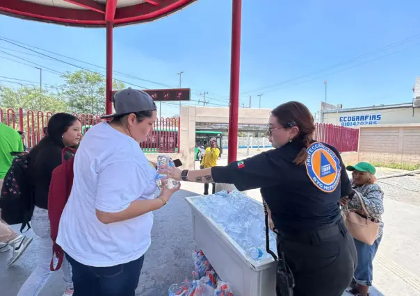 Metrorrey instala puntos de hidratación en estaciones por altas temperaturas en Nuevo León