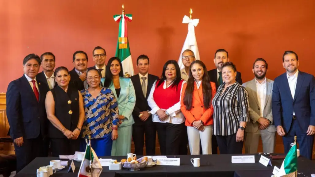Mike Flores sostiene reunión con diputados federales por un gobierno de puertas abiertas