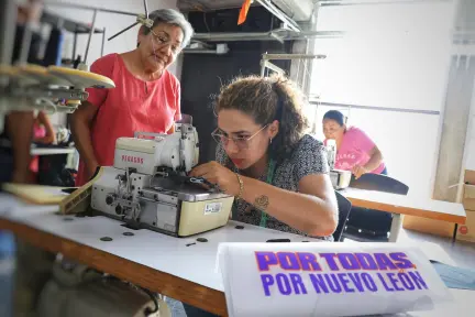El taller que empodera a mujeres enseñándoles a coser su propia ropa íntima El taller que empodera a mujeres enseñándoles a coser su propia ropa íntima