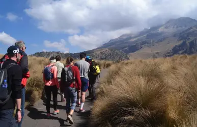 Sube al Iztaccíhuatl con guías expertos en ruta segura de senderismo y vive la aventura