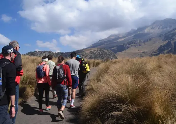 Sube al Iztaccíhuatl con guías expertos en ruta segura de senderismo y vive la aventura