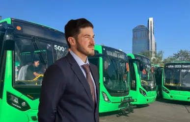 Samuel García entrega nuevas unidades para la Ruta-203 en San Pedro