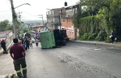 Vuelca transporte público en Xochimilco; reportan al menos 17 lesionados
