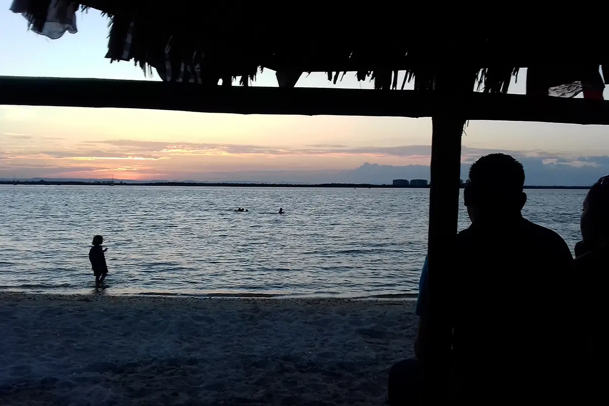 El Malecón de La Paz ofrece un perfecto lugar para ir de paseo estas vacaciones de verano a bajo costo. Foto: Modesto Peralta Delgado.