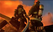 Se incendian tejabanes en la colonia San Martín en Monterrey, evacuan a familias