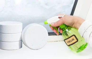 Cloro o vinagre: ¿qué limpia mejor el baño sin dañar superficies?