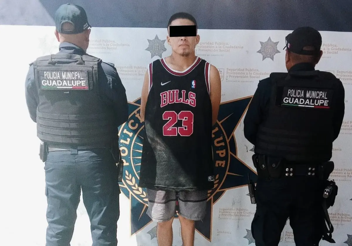 La portación de armas réplica puede generar confusión entre los ciudadanos y las autoridades, provocando situaciones de alto riesgo. Foto: Policía de Guadalupe.