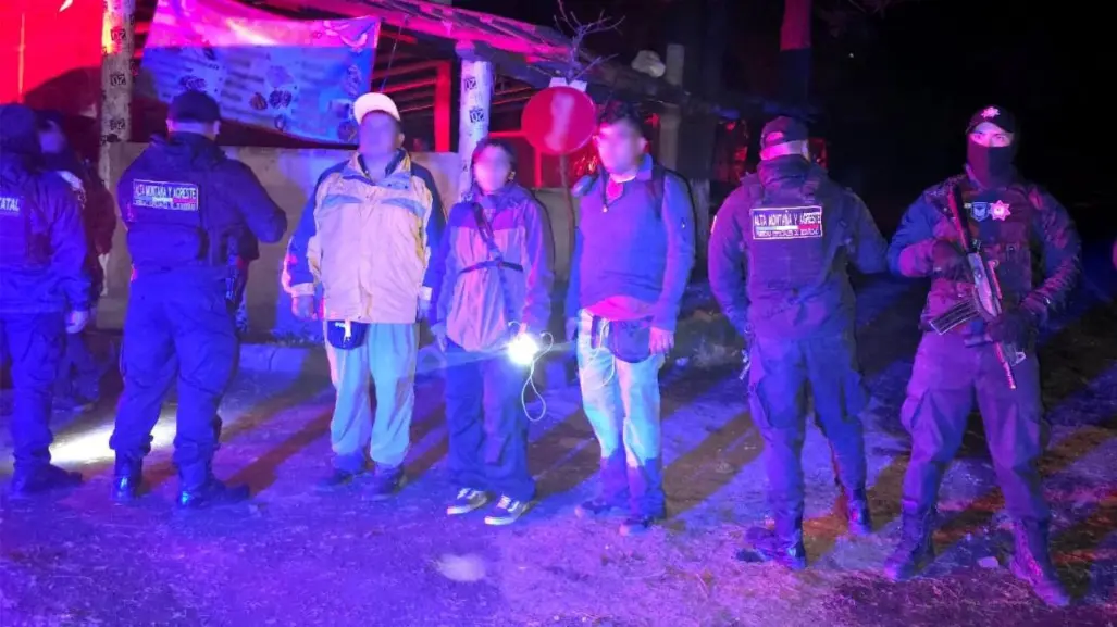 FOTOS | Rescatan a tres turistas extraviados en el Parque Nacional Izta-Popo