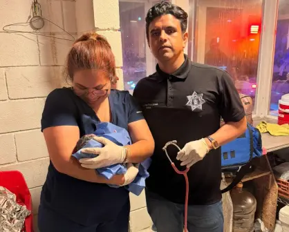 VIDEO | Policía de Santa Catarina auxilia a joven en labor de parto