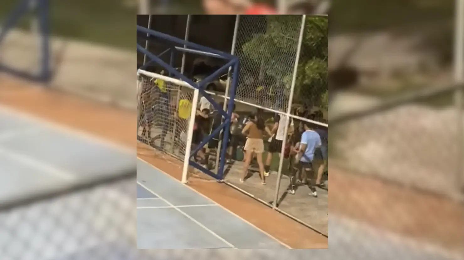 Varias personas salieron con golpes luego que dos equipo de fútbol armaron una pelea en un parque de la colonia Nora Quintana en Mérida.- Fuente Burundango Noticia