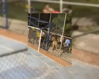 Tremendo pleito entre equipos de fútbol rápido en un parque de Mérida, Yucatán (VIDEO)