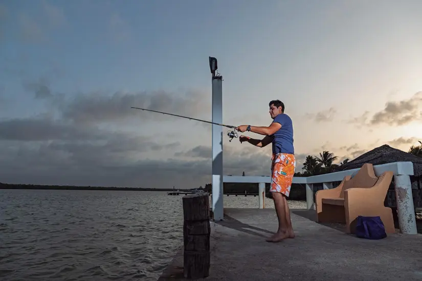 Puedes pescar desde cualquier muelle a la orilla del río Soto la Marina | Foto: México desconocido