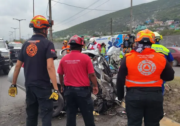 Mueren dos personas en accidente vial en San Nicolás de los Garza