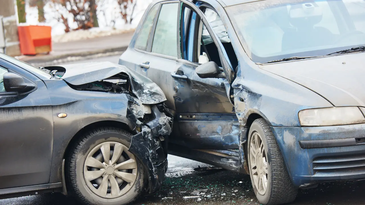 Contar un seguro de responsabilidad civil es muy importante al momento de un accidente. Foto: Canva.