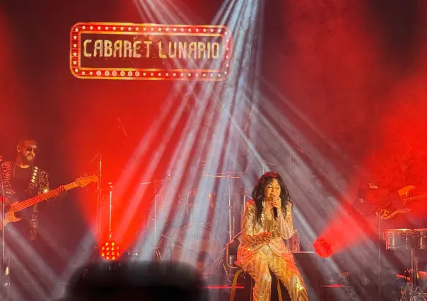 "Acaríciame" y aplaúdeme: María Conchita Alonso conquista el Lunario con voz sensual, brillo y corazón