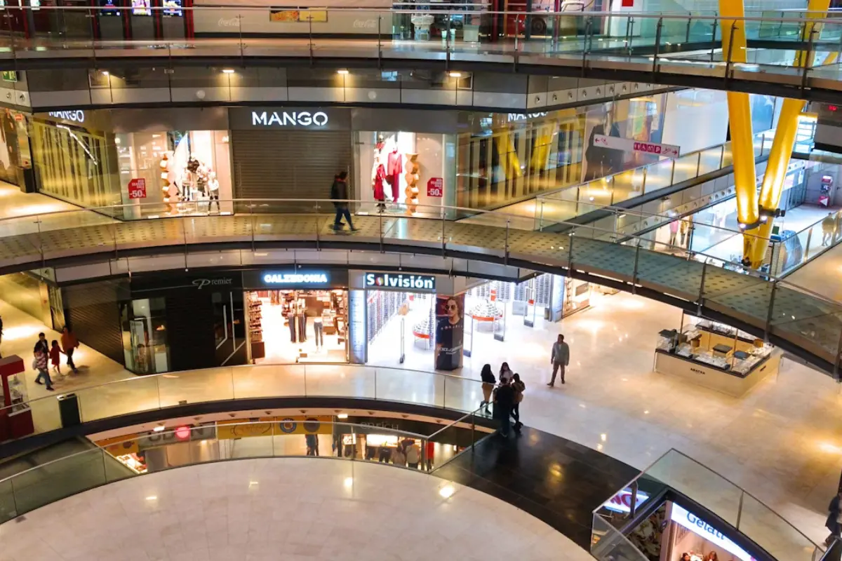 Encuentra las tiendas más populares en McAllen con productos de marcas reconocidas y grandes ofertas. ¡Aprovecha tus compras en McAllen!