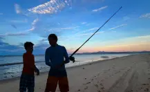 Esta playa de La Paz es perfecta para pescar desde la orilla sin gastar de más