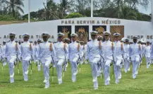 SEMAR Gradúa a 337 oficiales de Heroica Escuela Naval Militar en Puerto de Veracruz