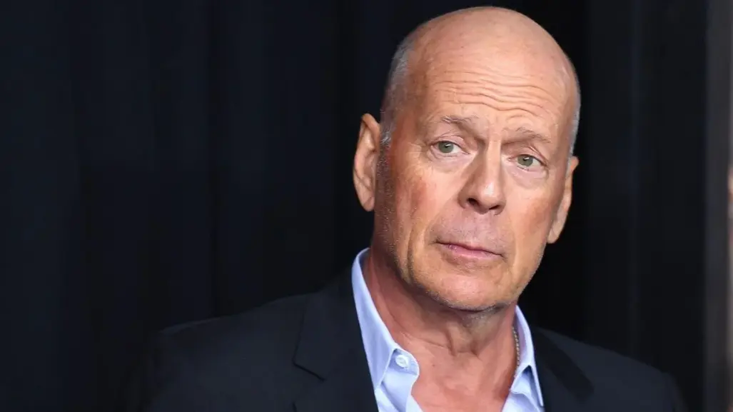 Bruce Willis reaparece ante rumores que señalaban que ya ni se movía