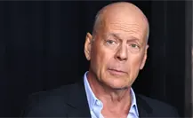 Bruce Willis reaparece ante rumores que señalaban que ya ni se movía