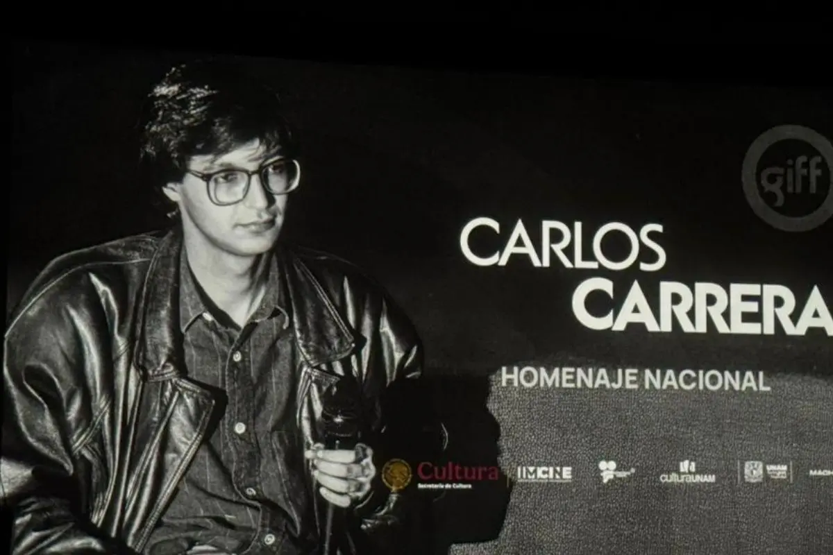 Carlos Carrera recibió La Medalla de Plata de la filmoteca de la UNAM y la Cruz de Plata Más cine.