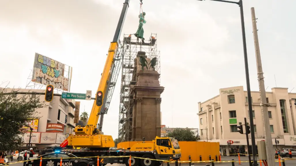 La Alegoría vuelve a coronar el Arco de la Independencia tras un año de restauración