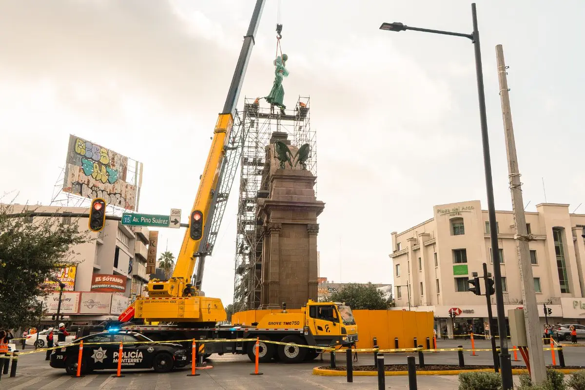 La restauración de la Alegoría de la Independencia contempló diversos tratamientos especializados. Foto: Gobierno de Nuevo León