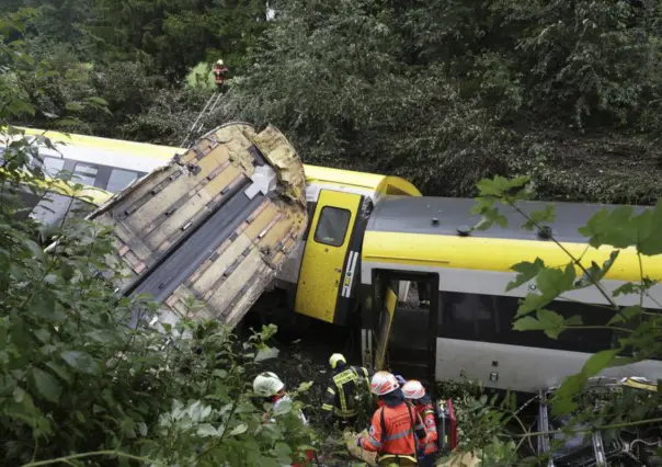 Descarrila tren en Alemania: al menos tres muertos