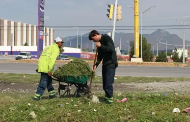 Programa "Aquí Andamos" mejora vialidades en Saltillo