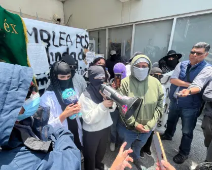 UAEMéx plantea regreso escalonado a clases; inicia diálogo formal con estudiantes en paro
