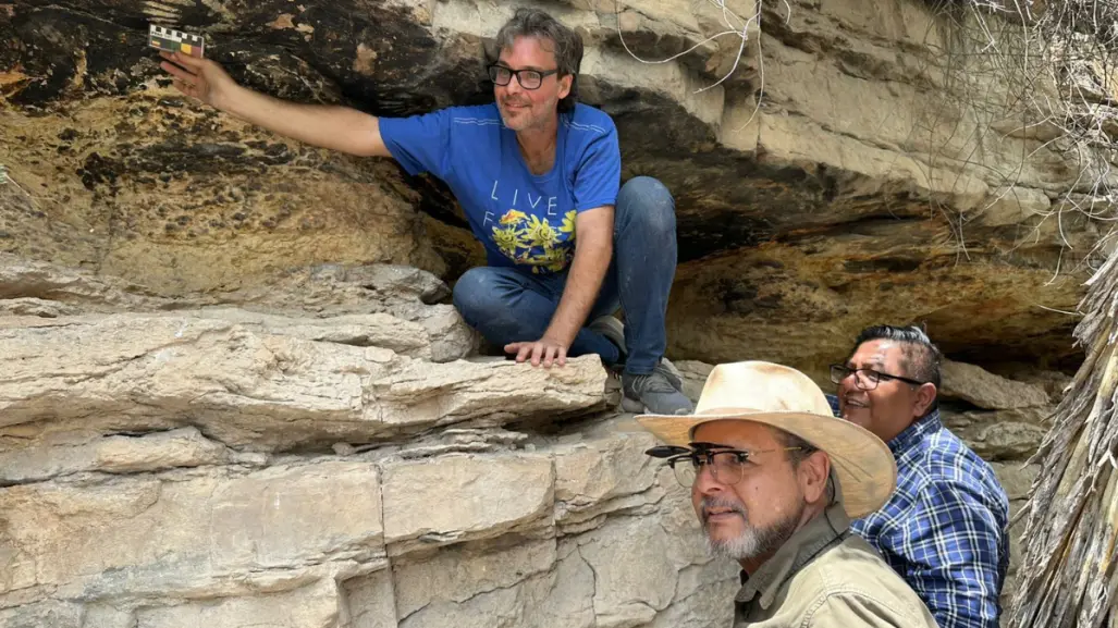 INAH confirma pinturas rupestres en Tehuacán y ahora encuentran huellas de dinosaurios