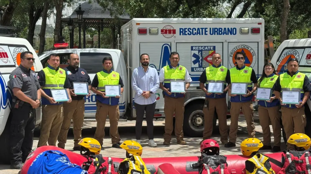 Protección Civil de San Pedro recibe reconocimientos por su labor de rescate