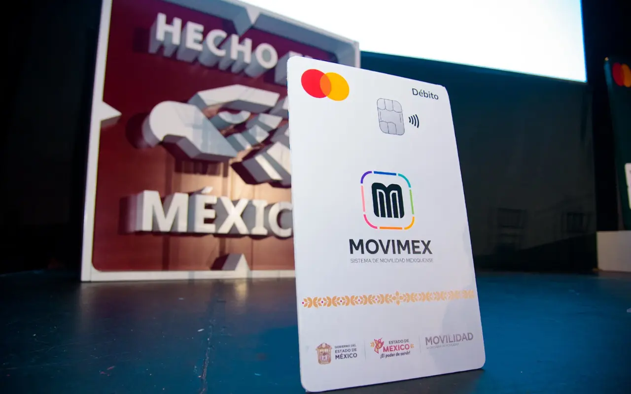 Tarjeta Movimex. Foto: X/ @DanielSibaja_ (Canva)