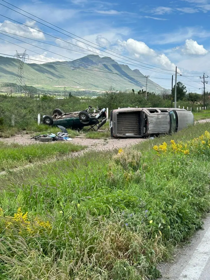 Reportan volcadura doble en la carretera libre Saltillo-Torreón / Foto: Cortesía 