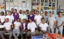 Del encierro al arte: internos del CERESO 1 de Apodaca participan en taller de pintura