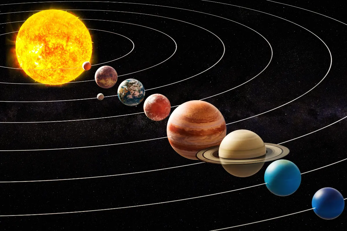 Un evento astronómico excepcional se avecina en agosto, donde seis planetas formarán una impresionante alineación visible desde México. Foto: Canva