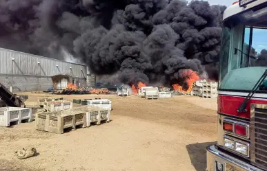 Sorprende otro incendio en La Paz; se trata de una tarimas en un rancho