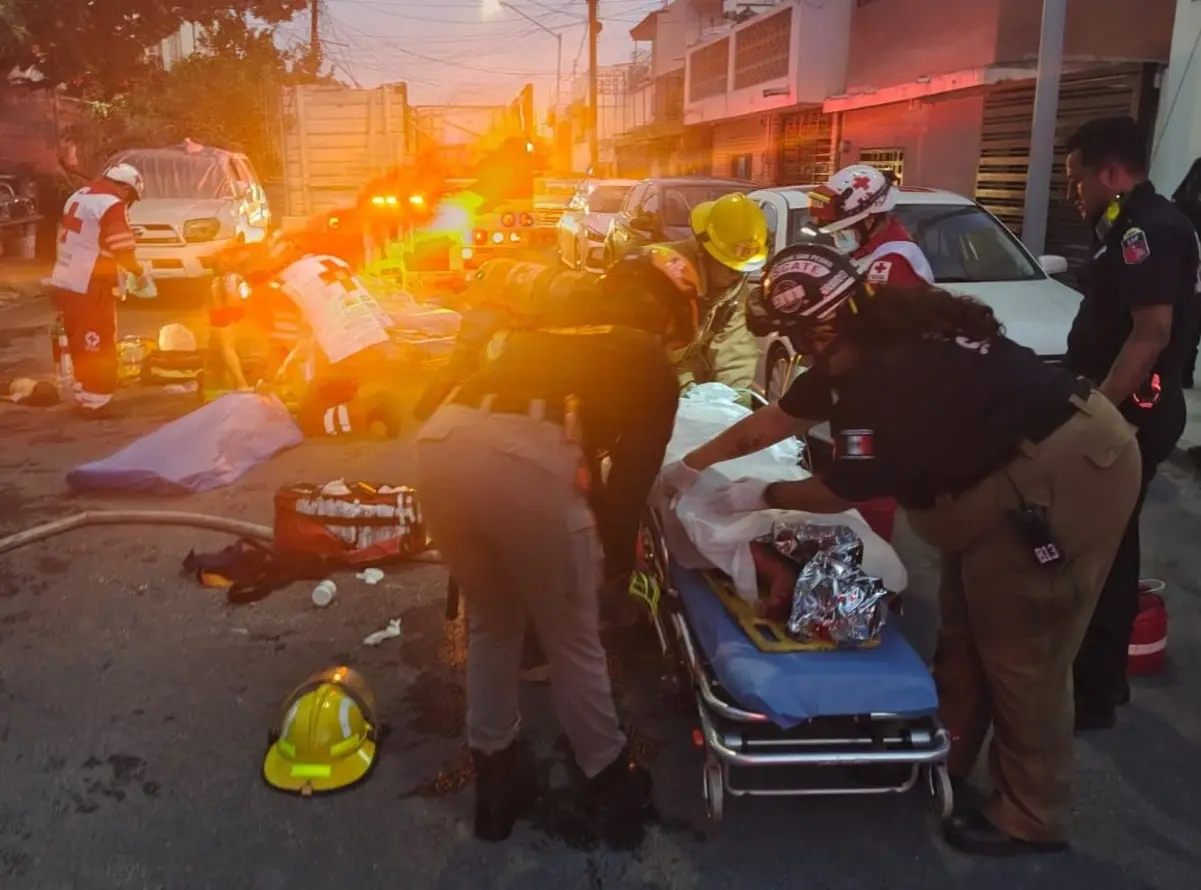 La menor y su madre fueron localizadas sin vida dentro del domicilio al momento de la llegada de las autoridades. Foto: Protección Civil de Nuevo León.