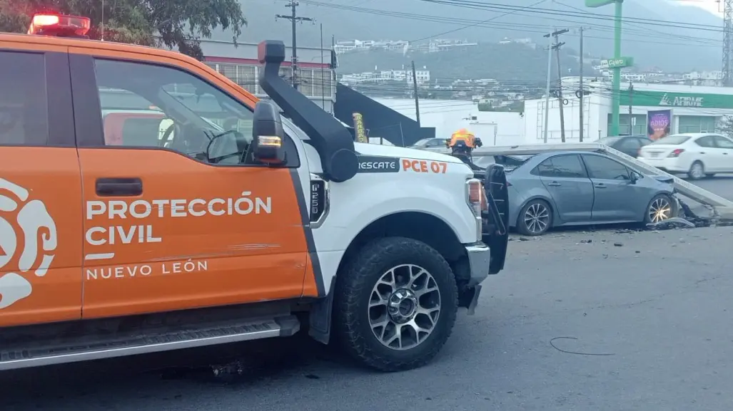 Accidentes viales causan estragos en distintas zonas de Monterrey