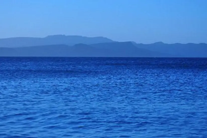 Sus acantilados y playas alejadas la hacen una de las más bellas del Mar de Cortés. Foto: México Desconocido