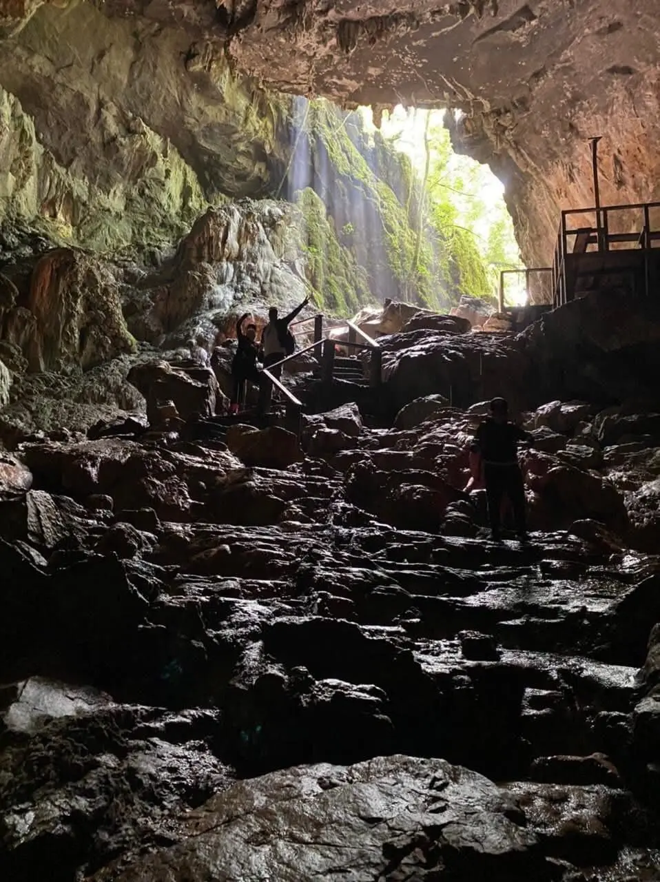 Senderistas recorren los verdes valles de El Cielo y exploran sus cuevas.FOTO | Gobierno de Tamaulipas