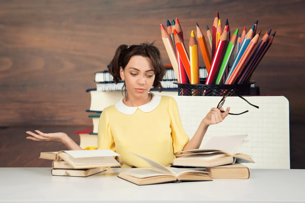 Te dejamos tres opciones que puedes considerar para comprar los útiles escolares ante el regreso a clases en Nuevo León. Foto: Canva.