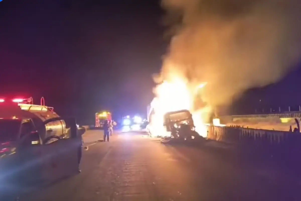 Accidente en la carretera México - Puebla.  Foto: FB (Las Palmas en Ixtapaluca)