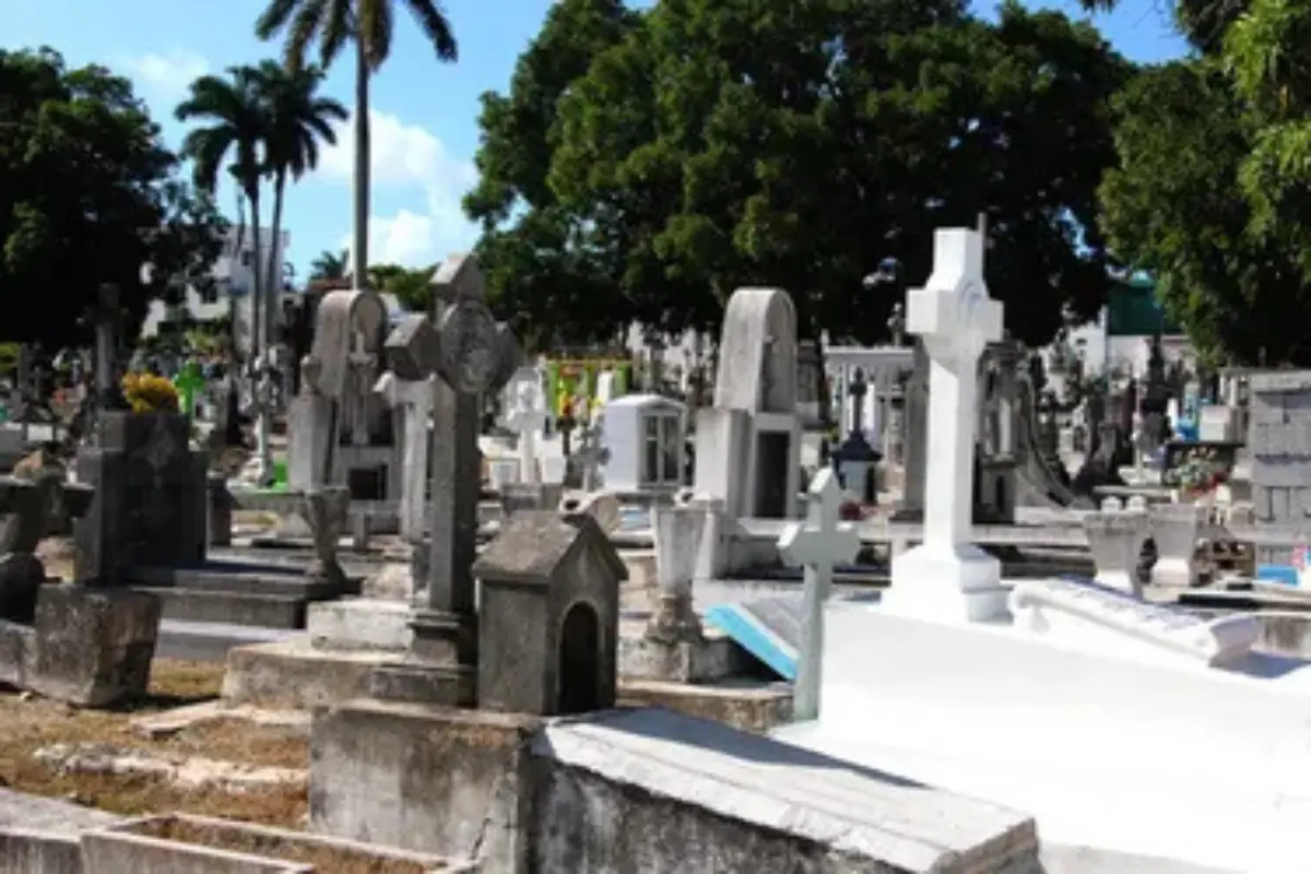 En sus más de 10 hectáreas, descansan miles de personas cuyas tumbas se ordenan no por fechas o apellidos, sino por religión. Foto: Ayuntamiento Tampico